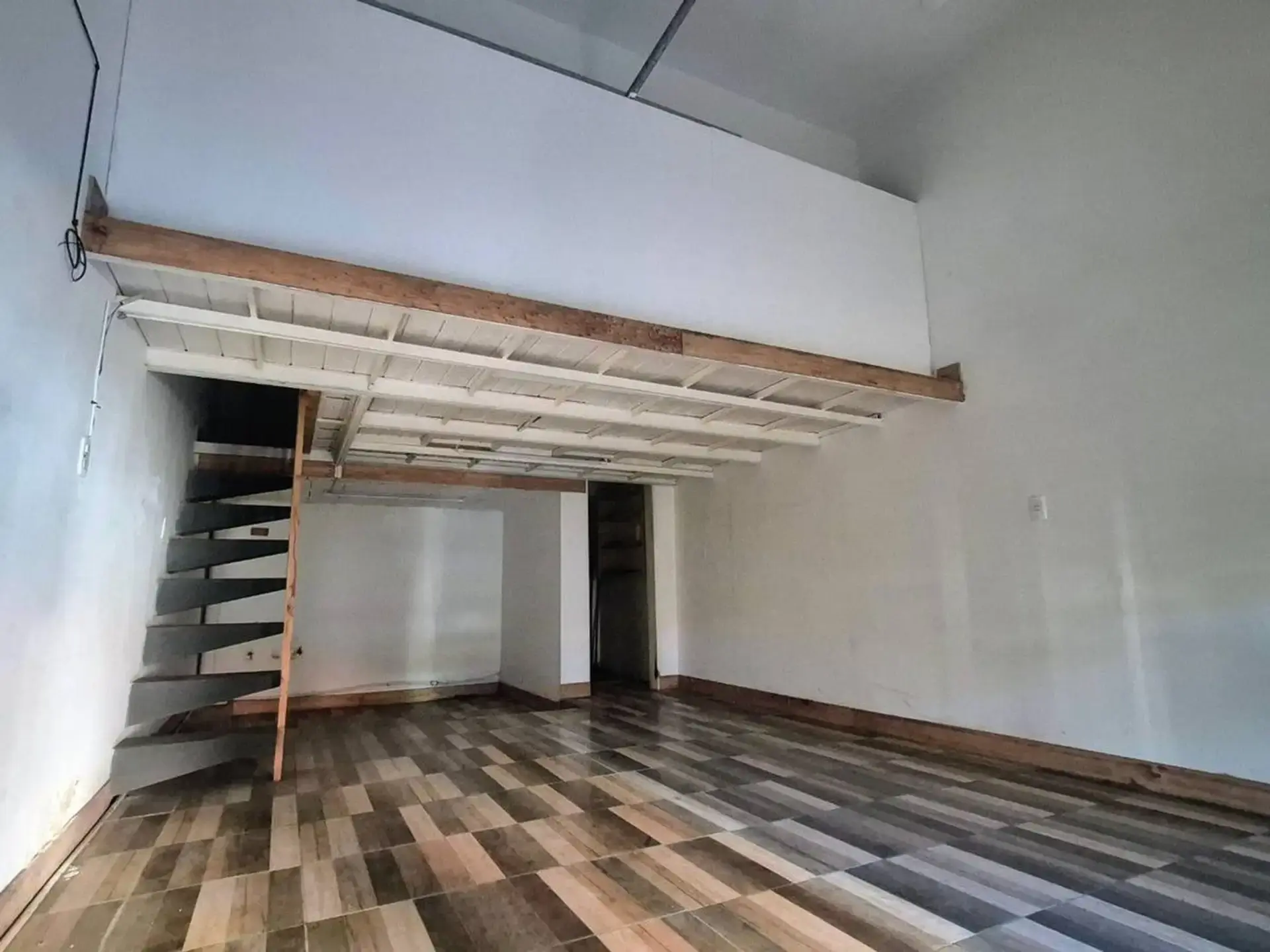 Una vista del interior del local de GERLYN en Caseros